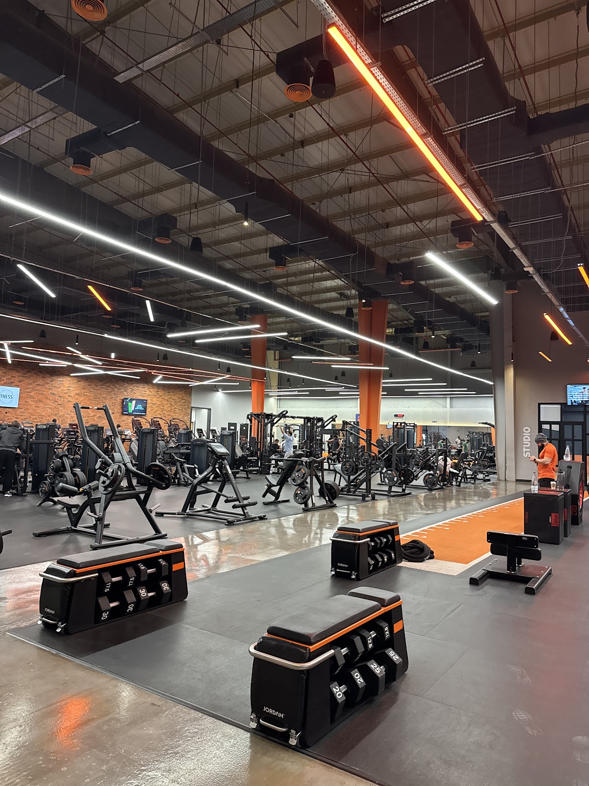 iN2Fitness - Faisaliyah Men